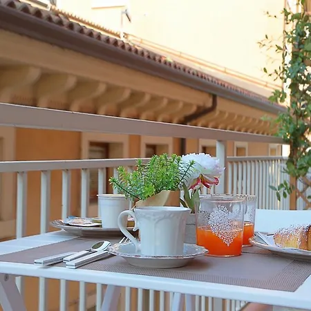 Guest house La Casetta Di Lina And Verona