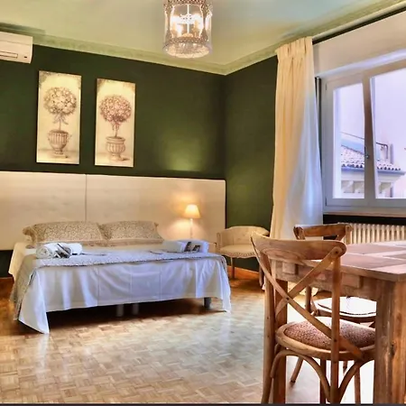 La Casetta Di Lina And Guest house