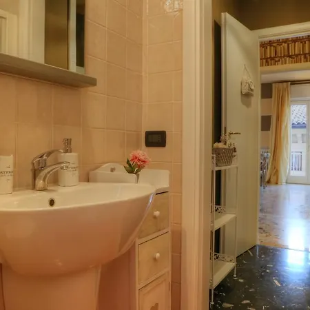 Guest house La Casetta Di Lina And 3*